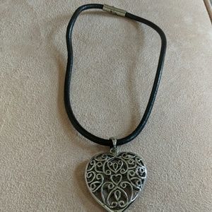 ROPE HEART FILIGREE NECKLACE